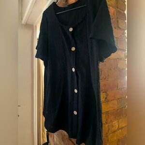 🍯Black BloomChic blouse with lace detail and buttons 18-20 (1-06)